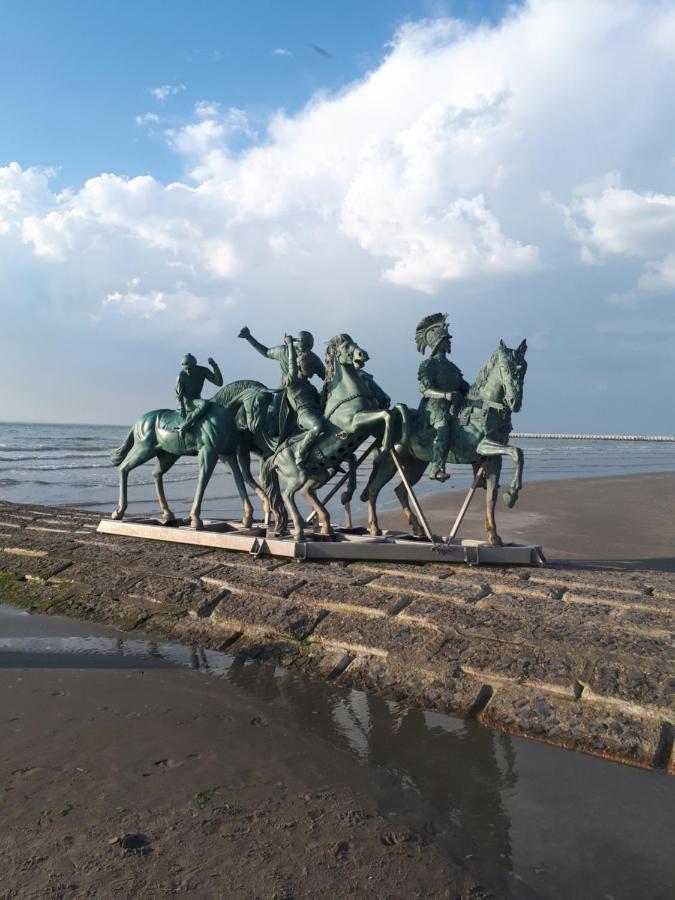 Vakantiehuis 6 Pers, Oostduinkerke Aan Zee Koksijde Bagian luar foto